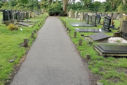 Revêtement digne au cimetière général de Workum