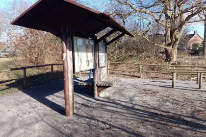 Auf den Wanderwegen im Hertenkamp in Wassenaar wurde eine wassergebundene wegedecke angebracht